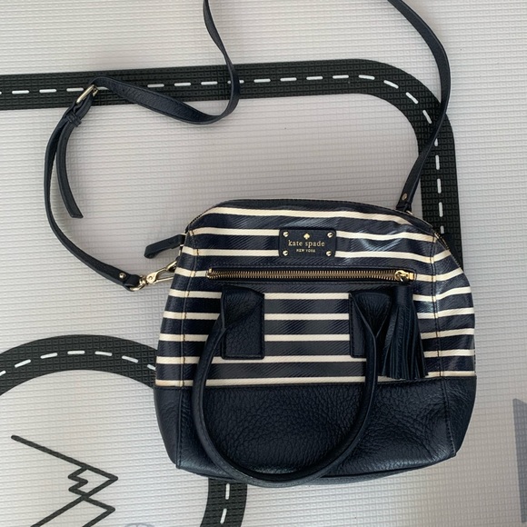 Blue and white striped Kate spade purse. - Picture 1 of 3